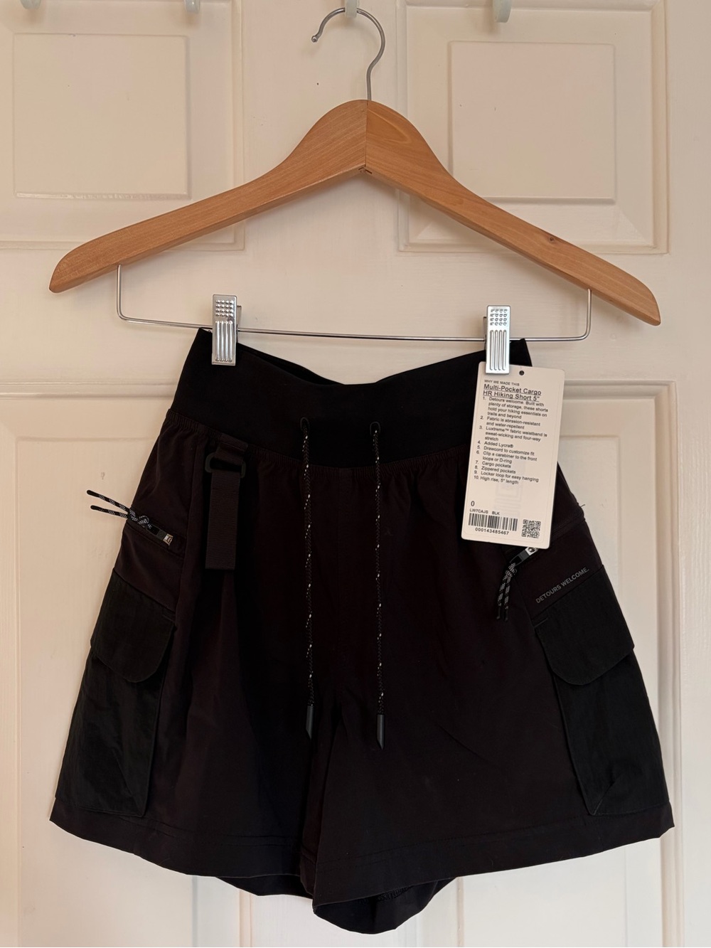 Lululemon Multi-Pocket Cargo High-Rise Hiking Short in Black, Size 0, NWT